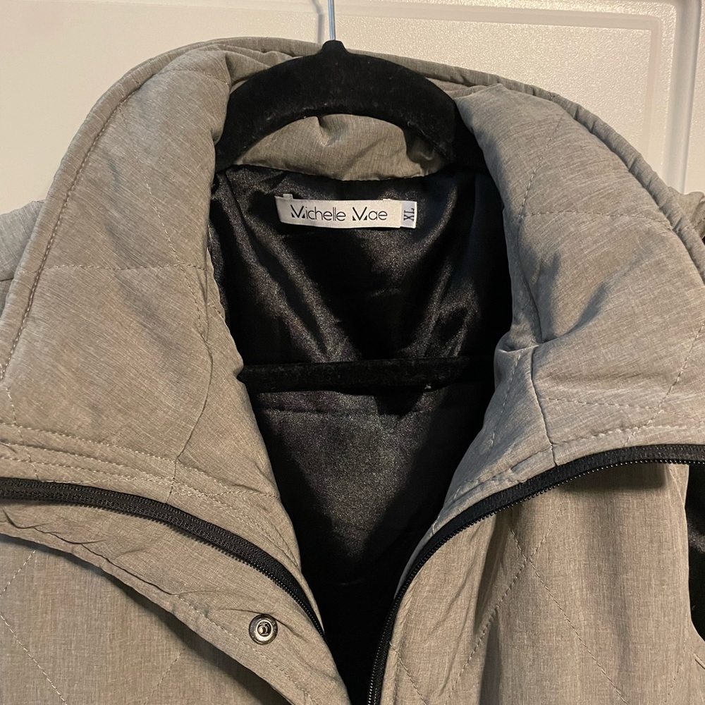 Michelle Mae gray quilted vest - Picture 3 of 10